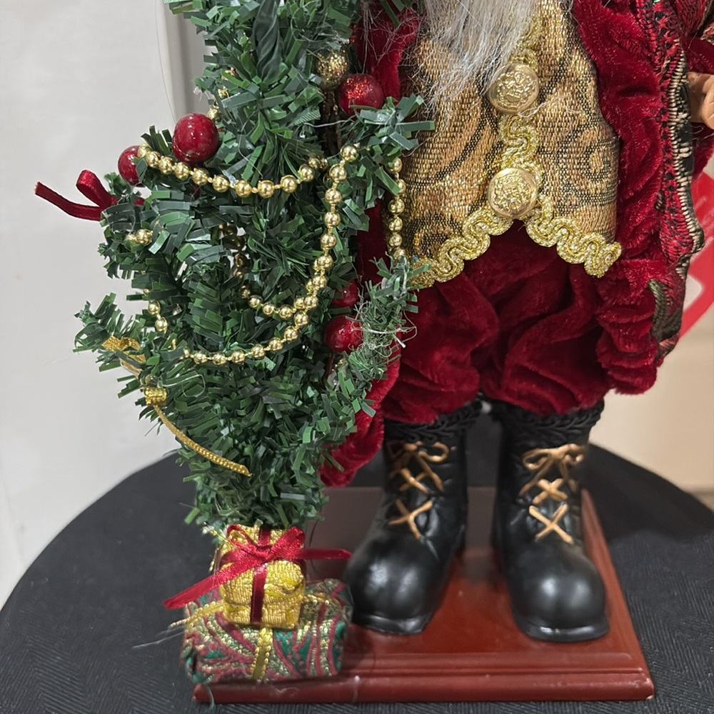 Holiday Decor Santa - Picture 2 of 14